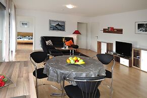 Bright Apartment With Garden