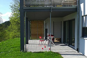 Bright Apartment With Garden