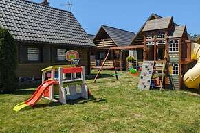 Comfortable Holiday House With a Garden, Dabki