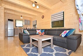 Comfortable Holiday House With a Garden, Dabki