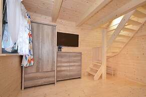 Comfortable Holiday House With a Garden, Dabki