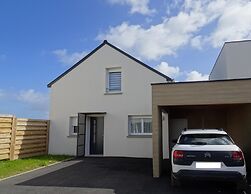 Comfortable Holiday Home With Garden, Near Beach