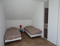 Comfortable Holiday Home With Garden, Near Beach