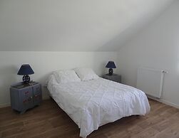 Comfortable Holiday Home With Garden, Near Beach