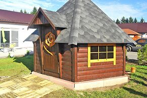 Terraced House With Pool and Sauna, Sieciemin