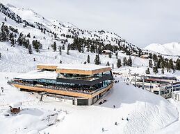 Apartment in Kaltenbach at the ski Lift