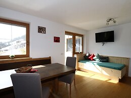 Holiday Flat Schoser, Fugen