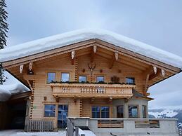 Holiday Flat Schoser, Fugen