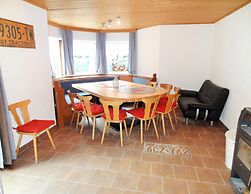 Large Holiday Home With Garden and Balcony in Otztal