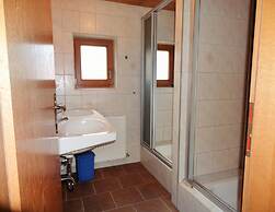 Large Holiday Home With Garden and Balcony in Otztal