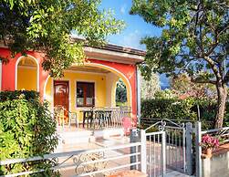 Apartment in Ascea With Garden