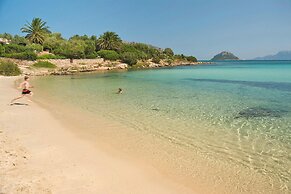 Studio With Shared Pool and Close to the Beach in Golfo Aranci