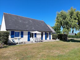 Holiday Home in Santec Near Dossen Beach