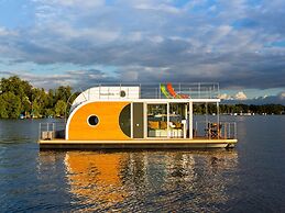 Houseboat on the Dahme