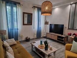 Charming Holiday House With Private Pool, Maillane
