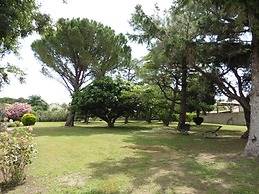 Charming Holiday House With Private Pool, Maillane