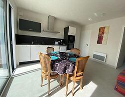 Charming Independent Apartment in Belz