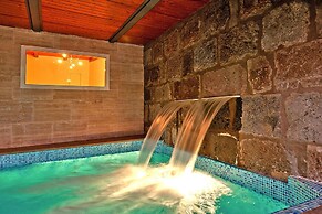 Villa With Pool and Beautiful Architecture