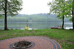 Holiday Home With hot tub and Sauna Directly at the Lake-ex TUI