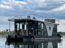 Houseboat on the Dahme