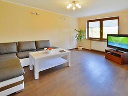 Comfortable Holiday Villa, Private Garden