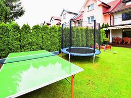 Comfortable Holiday Villa, Private Garden