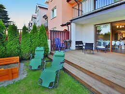 Comfortable Holiday Villa, Private Garden