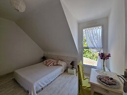 Nice Holiday Appartment With Private Terrace 3