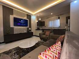 LivLuxe Apartments 7