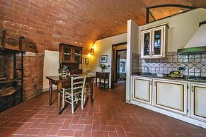 Apartment Santo Pietro Belvedere-trilo in Tuscany