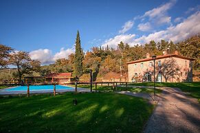 Beautiful Country House Villa Mezzavia With Private Pool in Costiglion