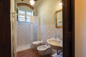 Beautiful Country House Villa Mezzavia With Private Pool in Costiglion