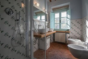 Beautiful Country House Villa Mezzavia With Private Pool in Costiglion