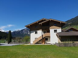 Apartment Eva in Wald im Pinzgau With Balcony