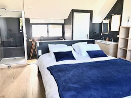 Magnificent Villa by the sea