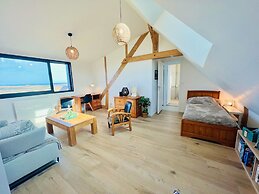 Magnificent Villa by the sea