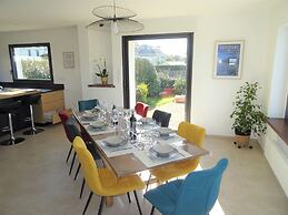 Magnificent Villa by the sea