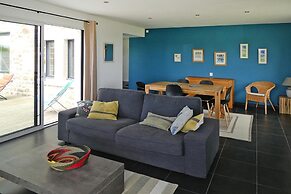 Sea-view Holiday Home With Terrace, Plougasnou