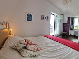Sea-view Holiday Home With Terrace, Plougasnou