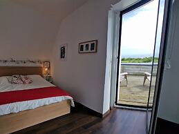Sea-view Holiday Home With Terrace, Plougasnou