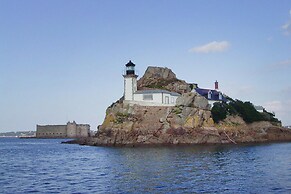 Sea-view Holiday Home With Terrace, Plougasnou