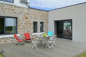 Sea-view Holiday Home With Terrace, Plougasnou