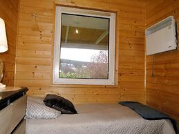 House by the Lake in Wiselka