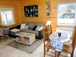 House by the Lake in Wiselka