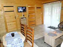 House by the Lake in Wiselka