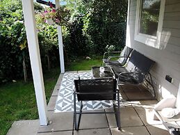 House by the Lake in Wiselka