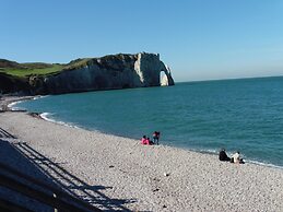 Charming Holiday Home Near the sea