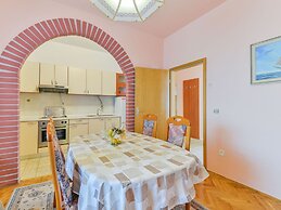 Apartments in House Liveric, in Vir at the Beach