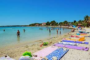 Apartments in House Liveric, in Vir at the Beach