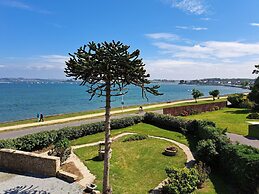 In top Location With Beautiful sea View